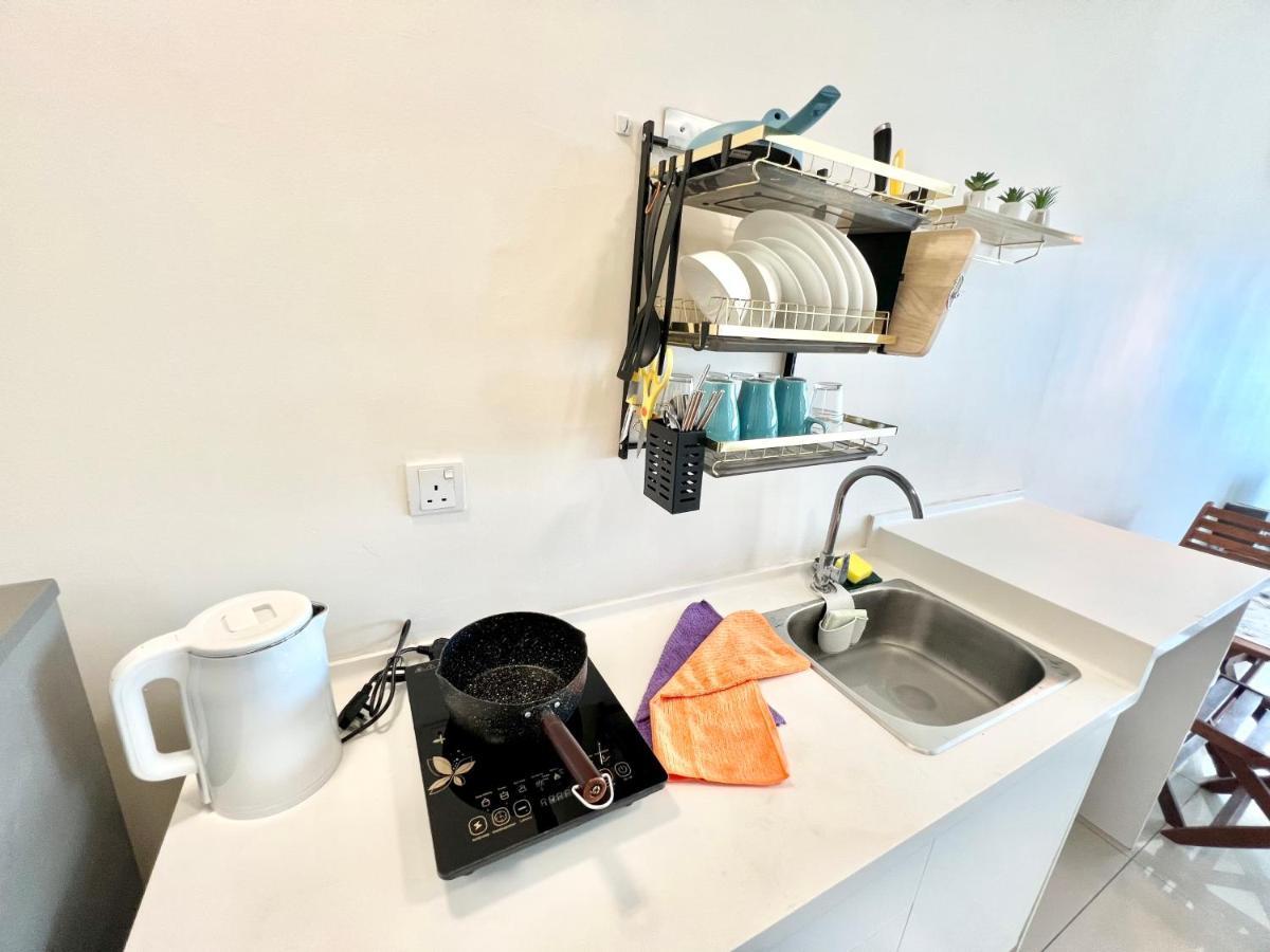 A 1-4 Pax Cozy Studio Tv Box Pool 100Mps Wifi 3 Bed Trefoil Setia Alam Eksteriør billede