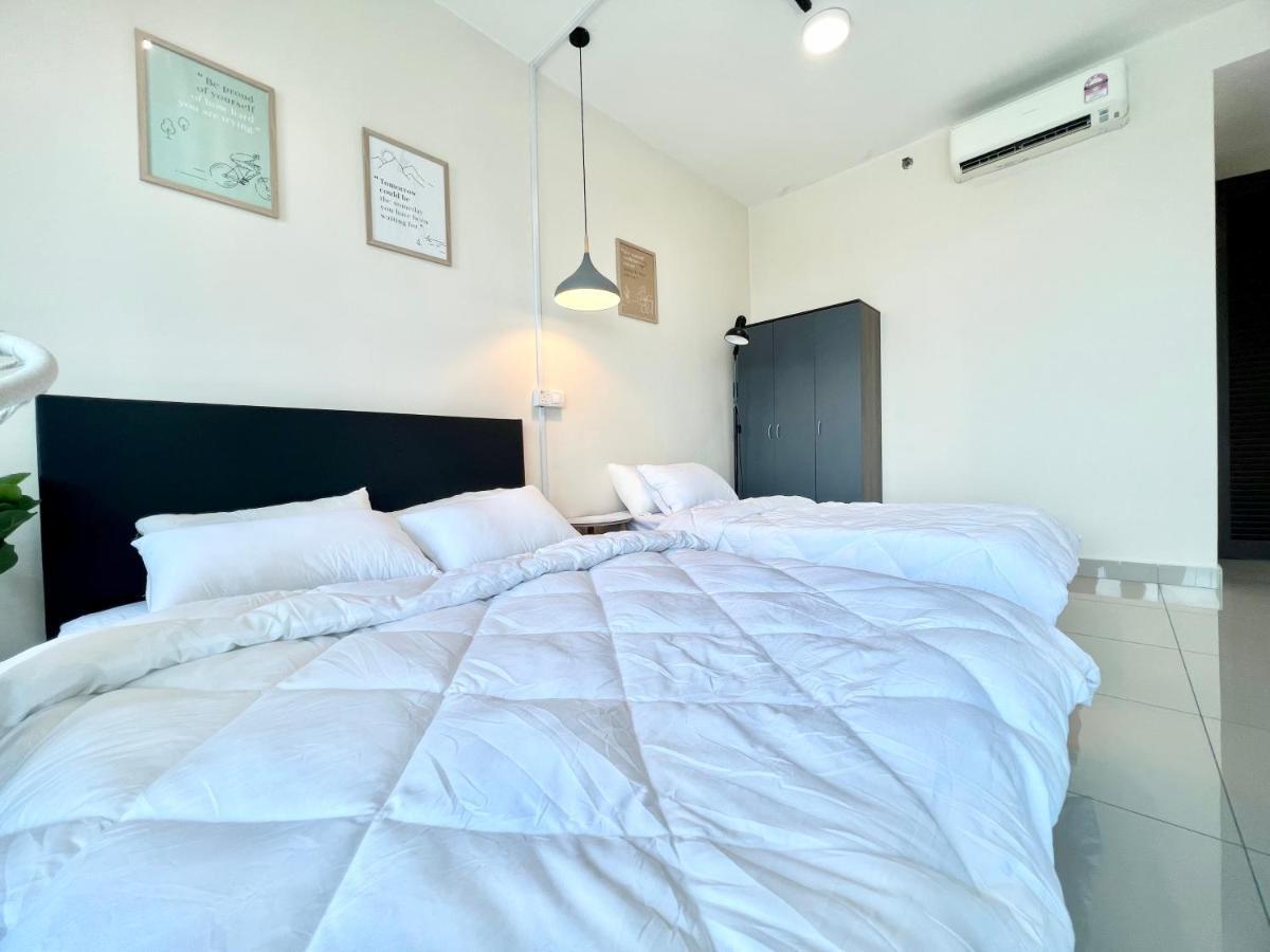 A 1-4 Pax Cozy Studio Tv Box Pool 100Mps Wifi 3 Bed Trefoil Setia Alam Eksteriør billede
