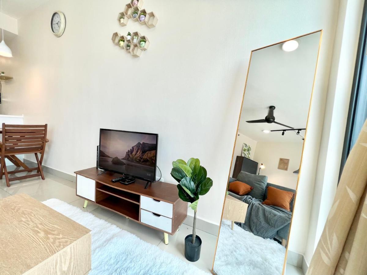 A 1-4 Pax Cozy Studio Tv Box Pool 100Mps Wifi 3 Bed Trefoil Setia Alam Eksteriør billede