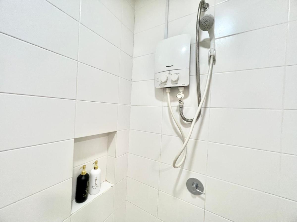 A 1-4 Pax Cozy Studio Tv Box Pool 100Mps Wifi 3 Bed Trefoil Setia Alam Eksteriør billede
