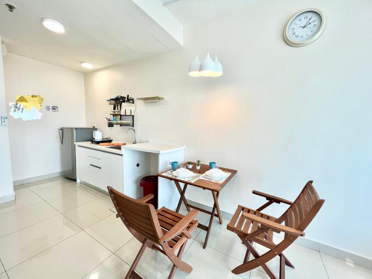 A 1-4 Pax Cozy Studio Tv Box Pool 100Mps Wifi 3 Bed Trefoil Setia Alam Eksteriør billede