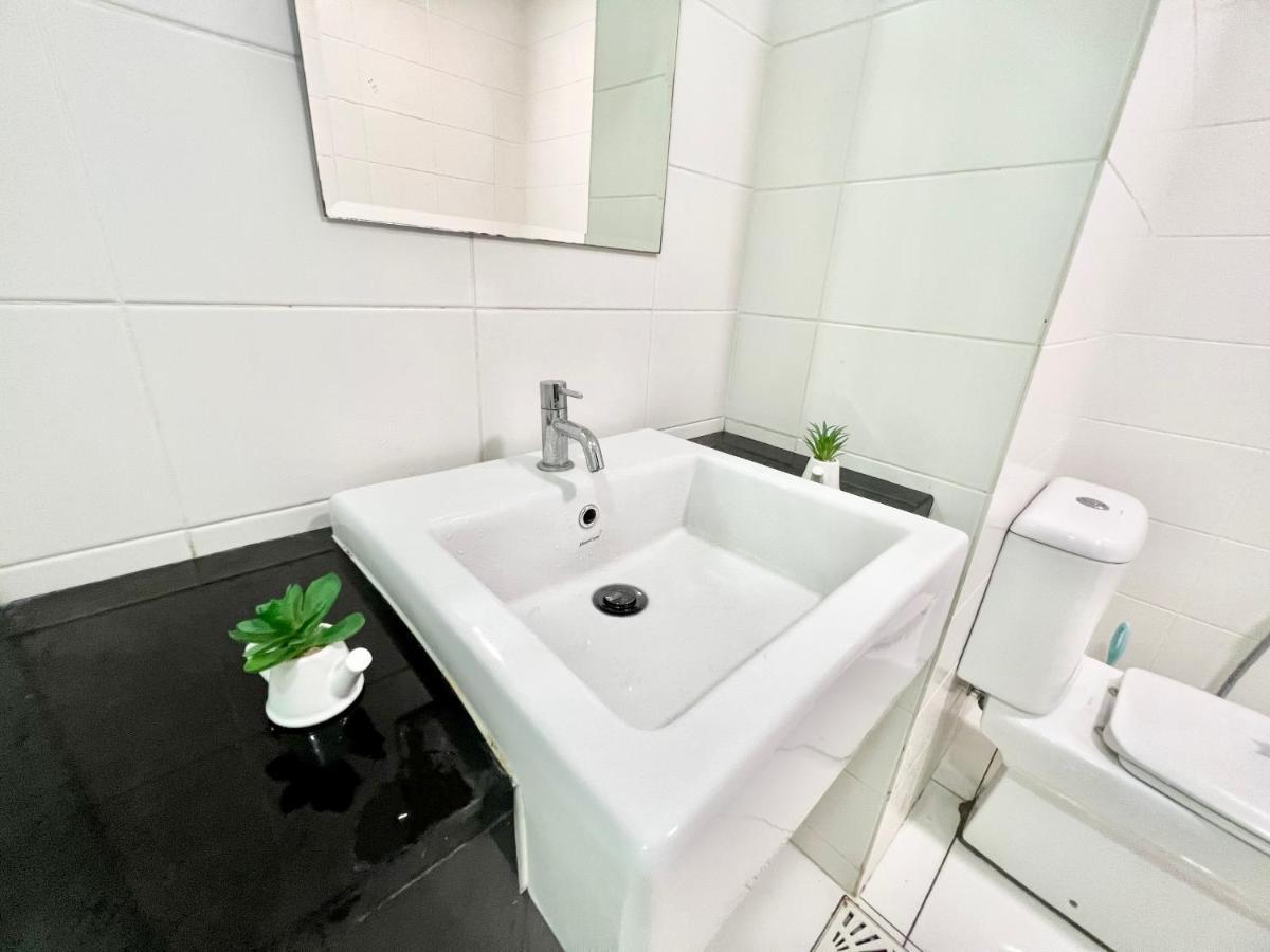 A 1-4 Pax Cozy Studio Tv Box Pool 100Mps Wifi 3 Bed Trefoil Setia Alam Eksteriør billede
